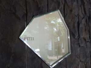 人間とは何かと言われれば